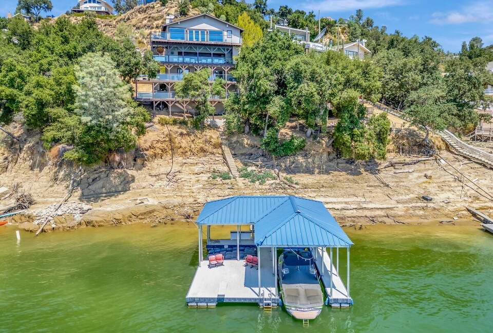 Lake Nacimiento Waterfront Haven for Family & Friends - Bradley, California