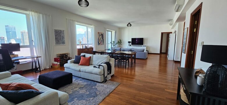 Elegant Wan Chai Residence with Panoramic Views - Wan Chai, Hong Kong