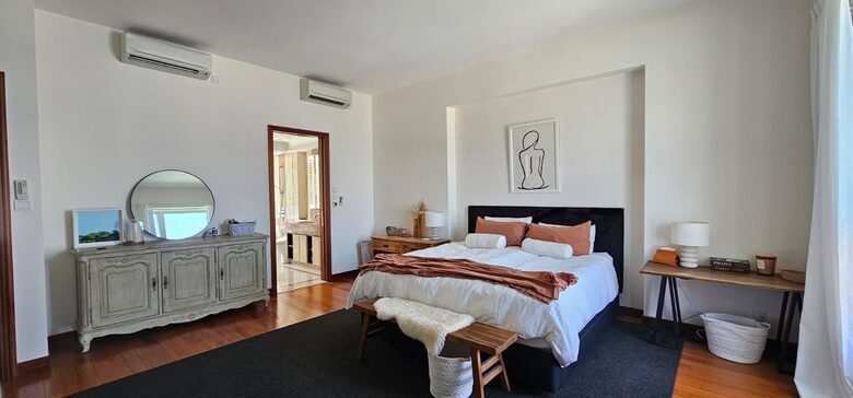 Elegant Wan Chai Residence with Panoramic Views - Wan Chai, Hong Kong