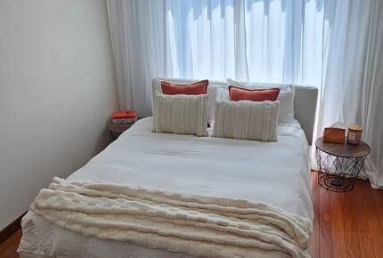 Elegant Wan Chai Residence with Panoramic Views - Wan Chai, Hong Kong