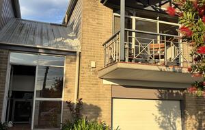 Riverside Escape Overlooking Rangoon Island - Kiama, Australia