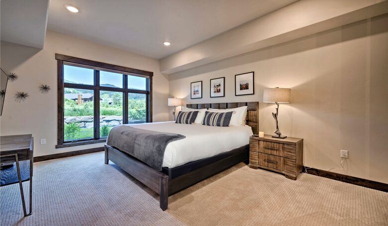 Luxe Park City Condo - Walk To Ski Lift! - Park City, Utah