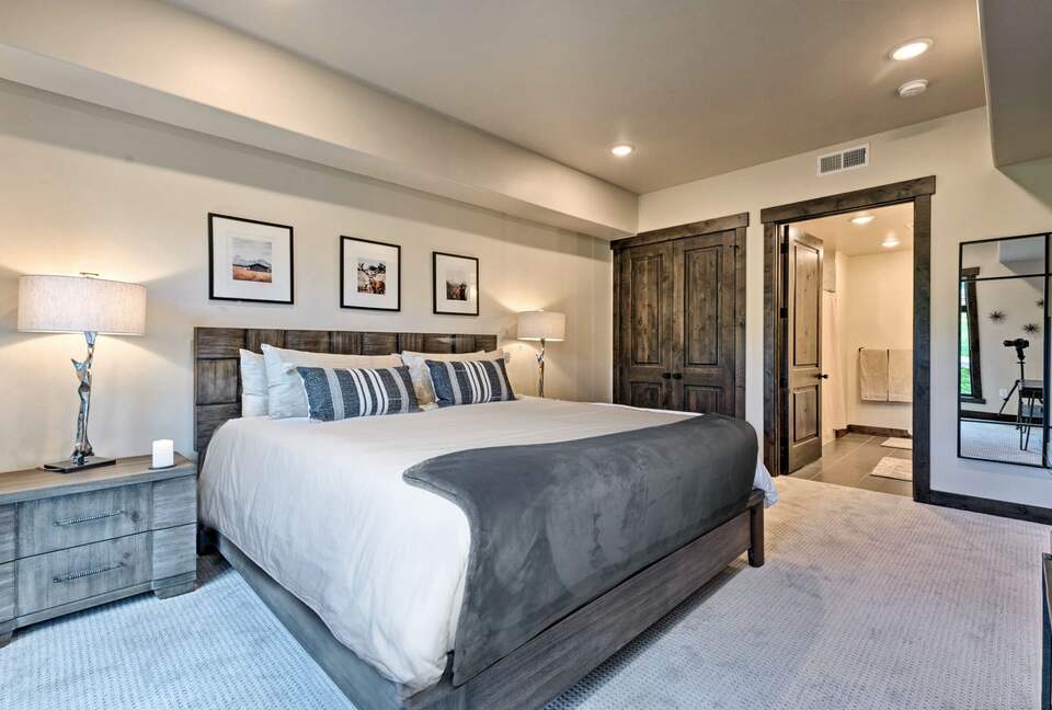 Luxe Park City Condo - Walk To Ski Lift! - Park City, Utah