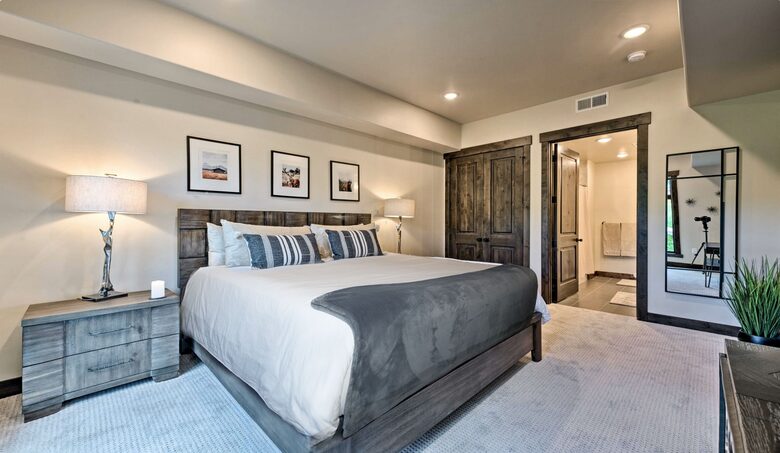 Luxe Park City Condo - Walk To Ski Lift! - Park City, Utah