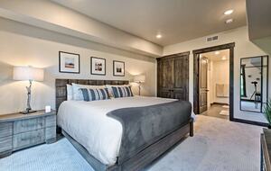 Luxe Park City Condo - Walk To Ski Lift! - Park City, Utah