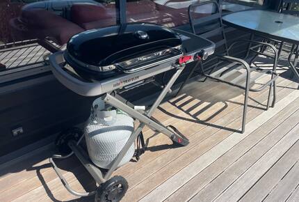 Sunny Wānaka Retreat With Mountain Views - Wānaka, New Zealand