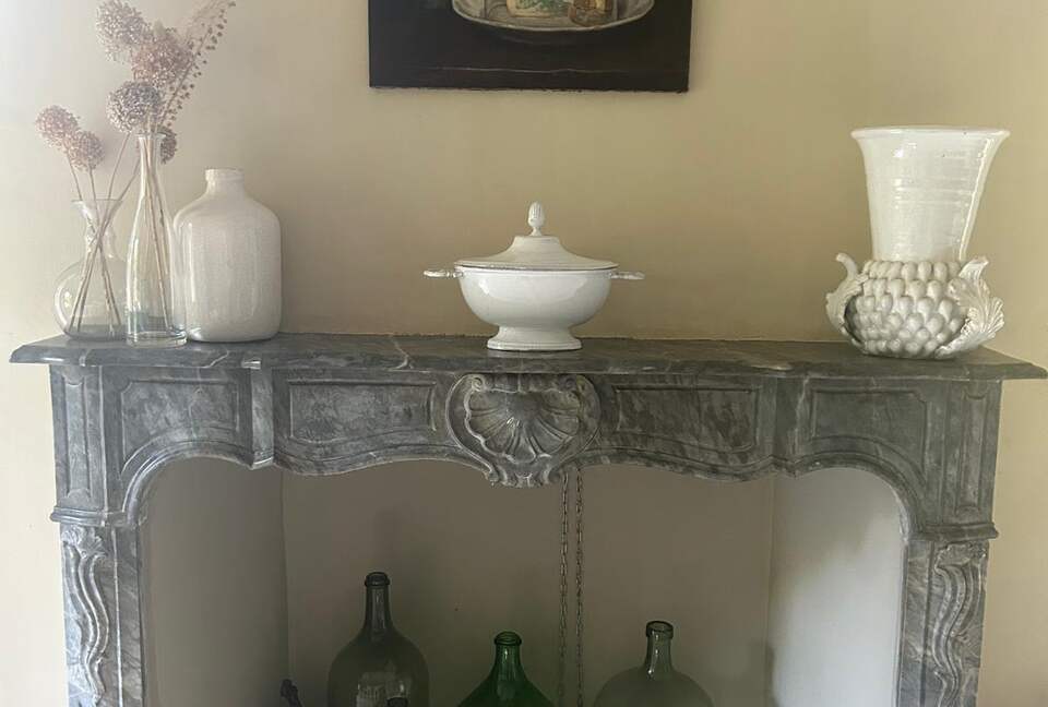 Quintessential Provençal Estate - Jonquières, France