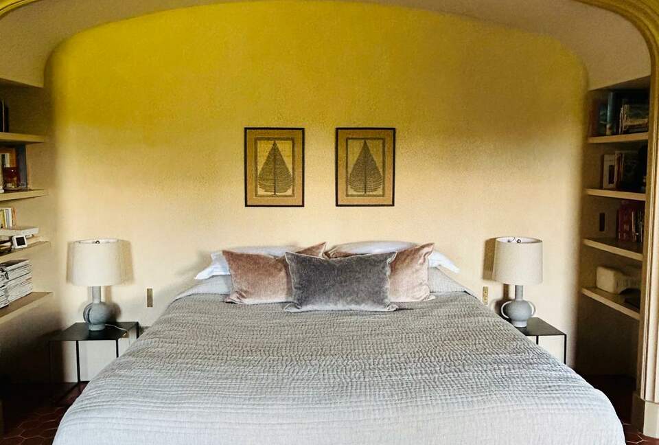 Quintessential Provençal Estate - Jonquières, France