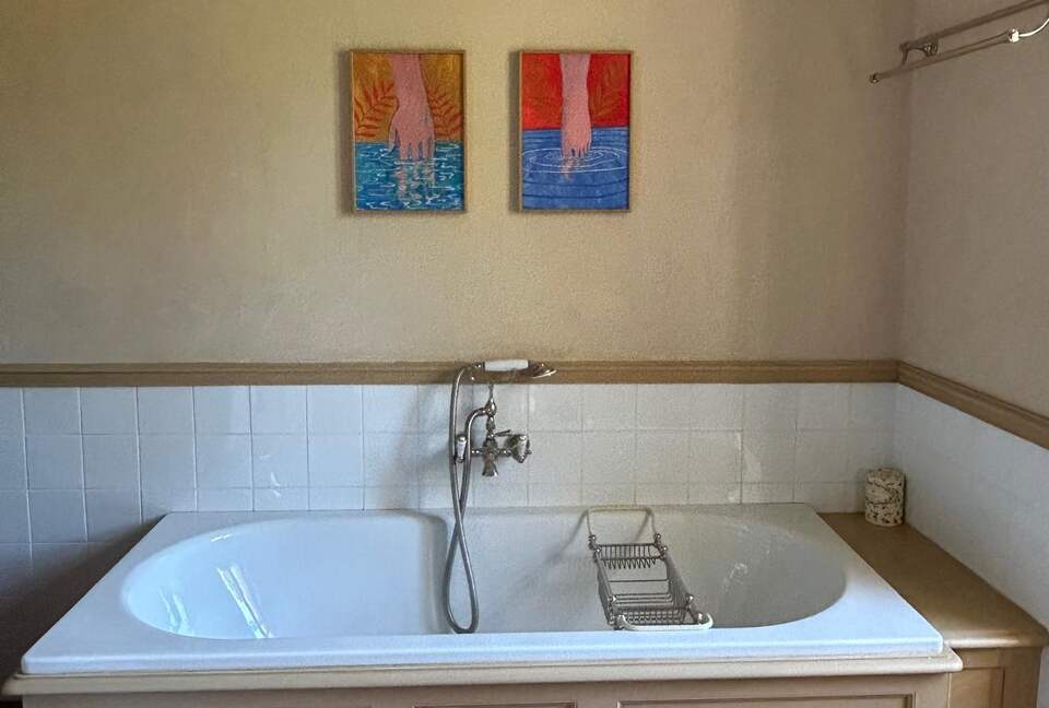 Quintessential Provençal Estate - Jonquières, France