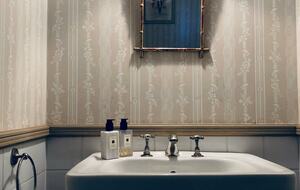 Quintessential Provençal Estate - Jonquières, France