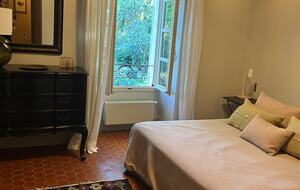 Quintessential Provençal Estate - Jonquières, France