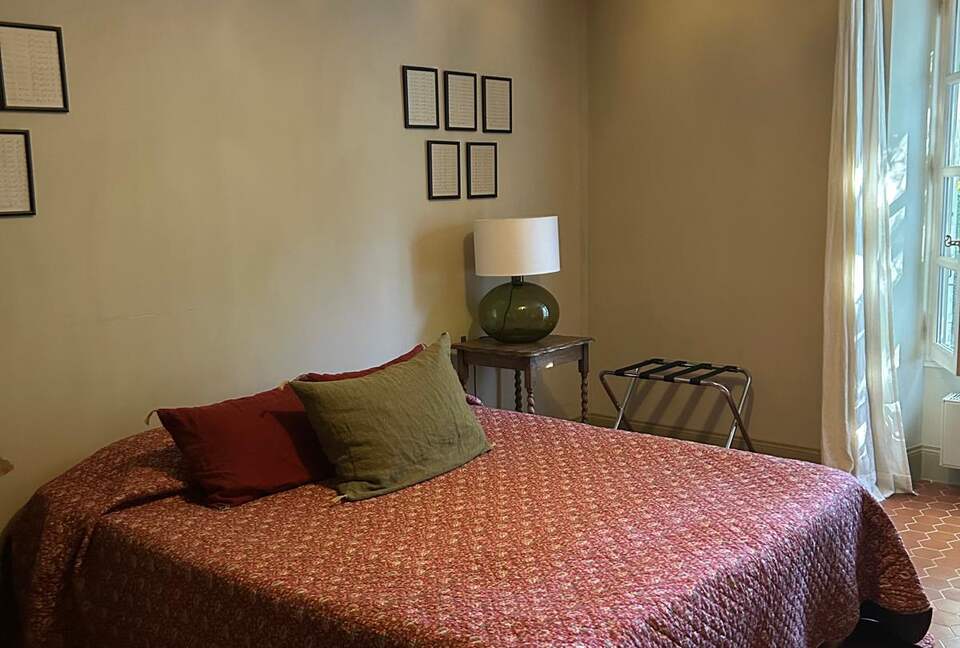 Quintessential Provençal Estate - Jonquières, France