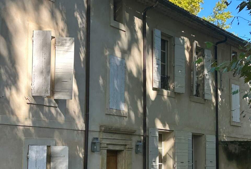 Quintessential Provençal Estate - Jonquières, France
