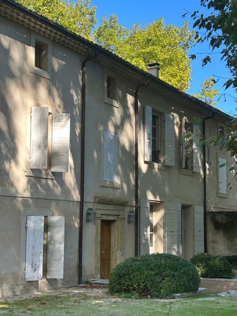 Quintessential Provençal Estate - Jonquières, France