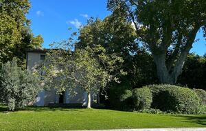 Quintessential Provençal Estate - Jonquières, France