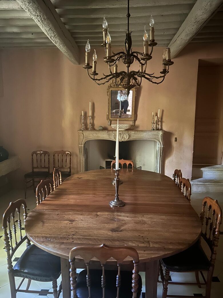 Quintessential Provençal Estate - Jonquières, France