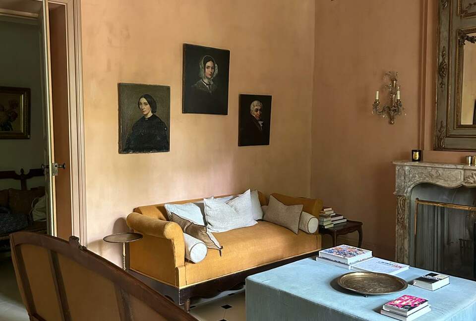 Quintessential Provençal Estate - Jonquières, France