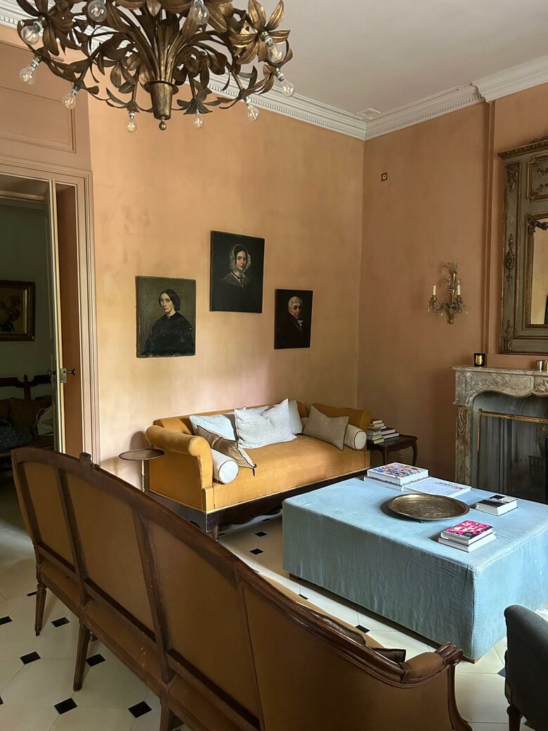 Quintessential Provençal Estate - Jonquières, France