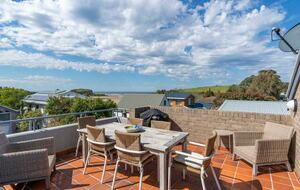 Riverside Escape Overlooking Rangoon Island - Kiama, Australia