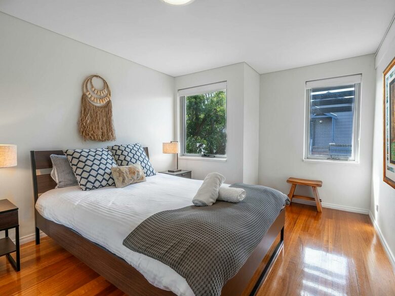 Riverside Escape Overlooking Rangoon Island - Kiama, Australia