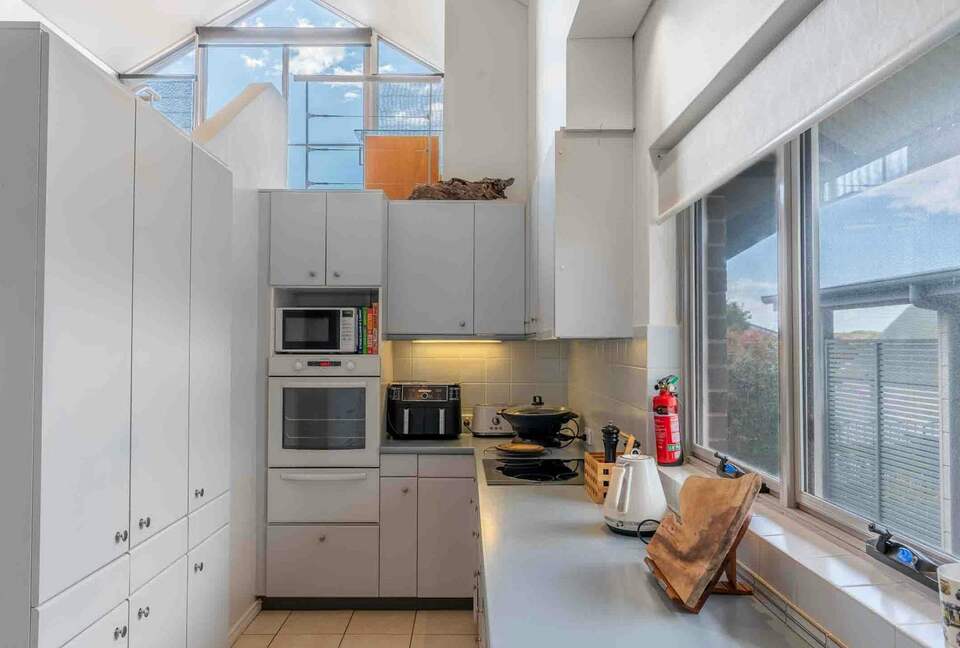 Riverside Escape Overlooking Rangoon Island - Kiama, Australia