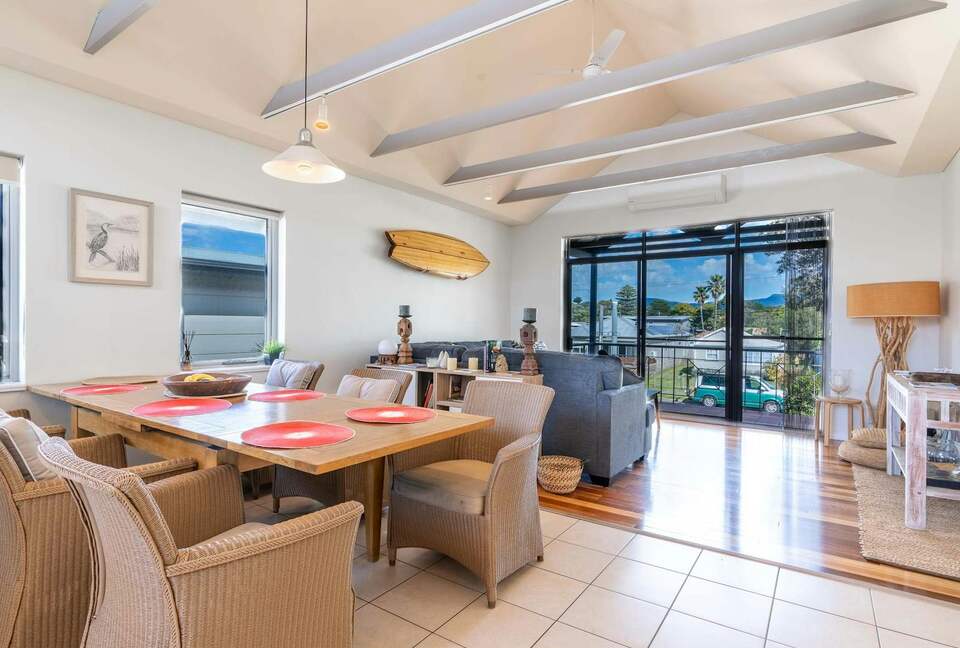 Riverside Escape Overlooking Rangoon Island - Kiama, Australia