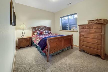 Walkout level Queen Bed