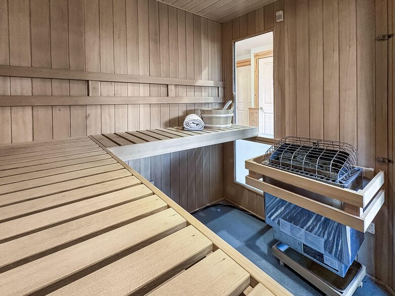 Walkout level Sauna
