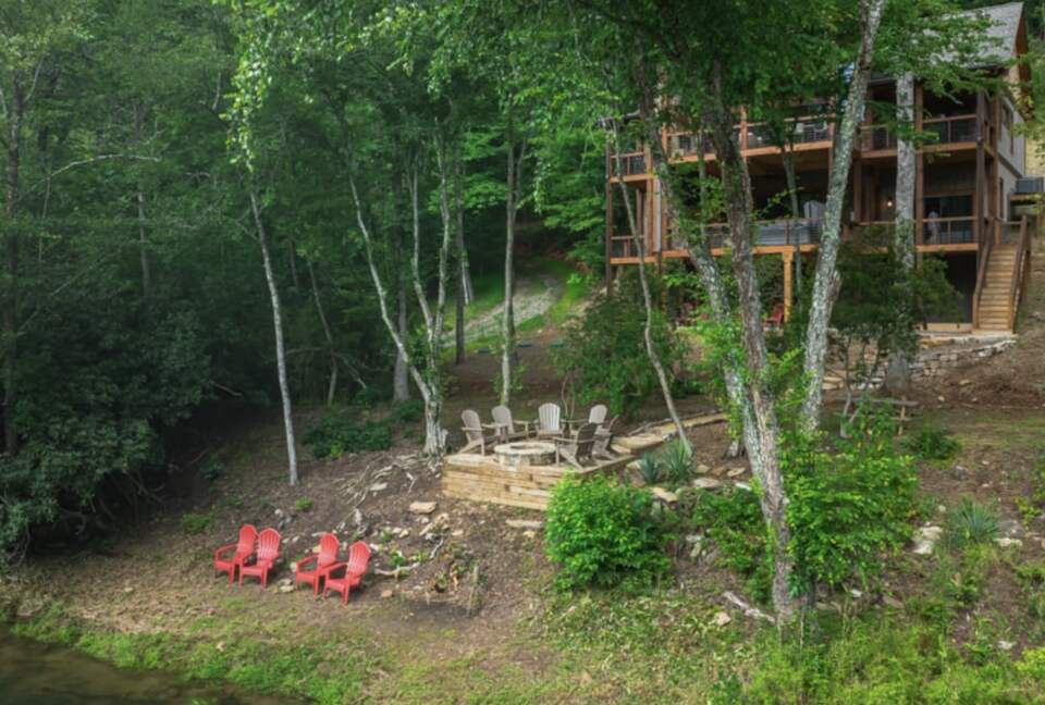 Luxury Riverfront Escape in the Blue Ridge Mountains - Mineral Bluff, Georgia