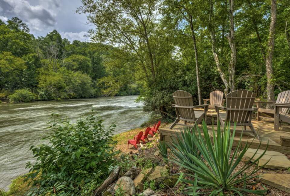 Luxury Riverfront Escape in the Blue Ridge Mountains - Mineral Bluff, Georgia