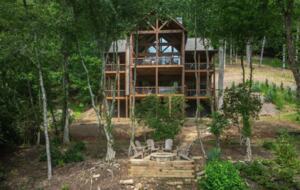 Luxury Riverfront Escape in the Blue Ridge Mountains - Mineral Bluff, Georgia