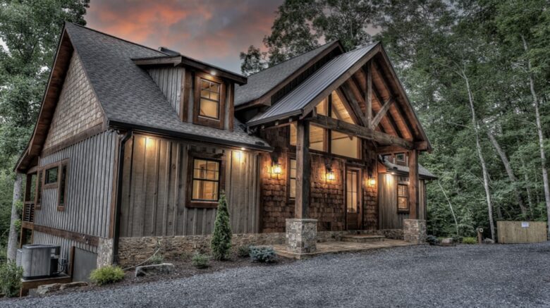 Luxury Riverfront Escape in the Blue Ridge Mountains - Mineral Bluff, Georgia