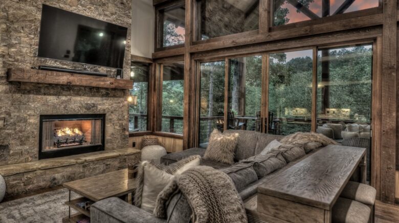 Luxury Riverfront Escape in the Blue Ridge Mountains - Mineral Bluff, Georgia