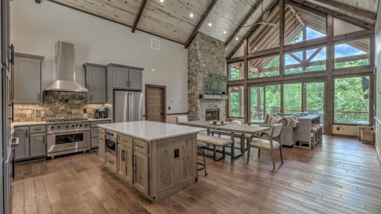 Luxury Riverfront Escape in the Blue Ridge Mountains - Mineral Bluff, Georgia