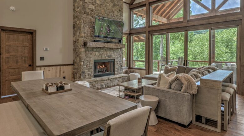 Luxury Riverfront Escape in the Blue Ridge Mountains - Mineral Bluff, Georgia