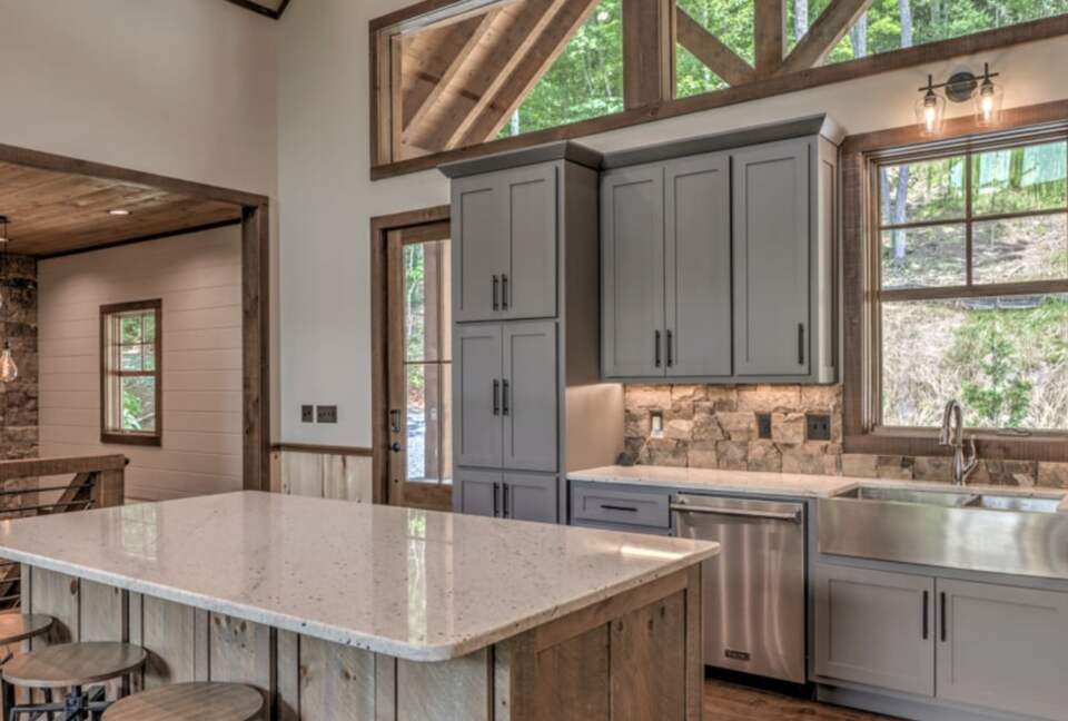 Luxury Riverfront Escape in the Blue Ridge Mountains - Mineral Bluff, Georgia