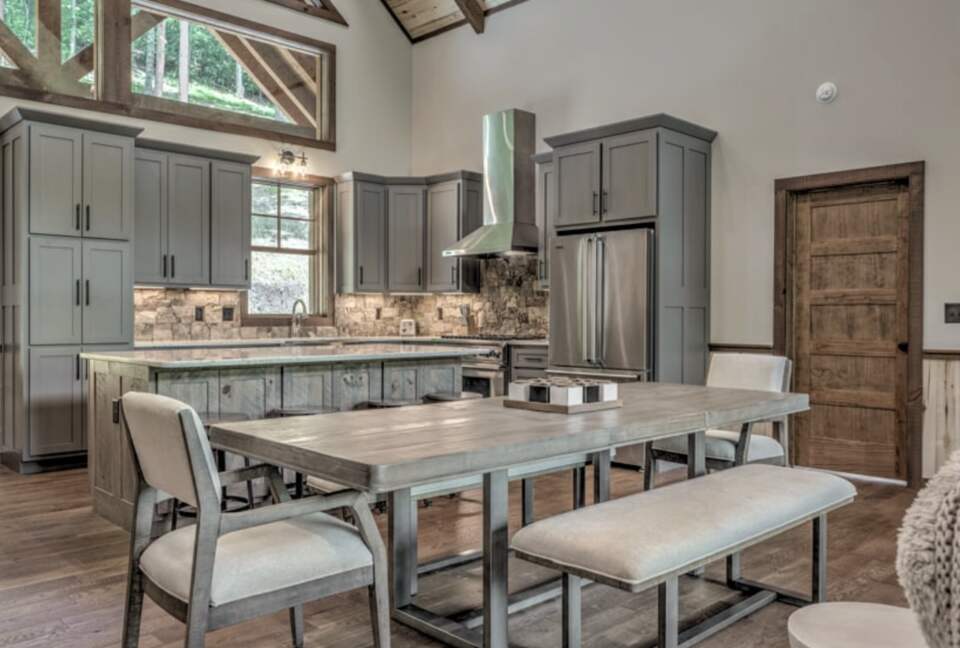 Luxury Riverfront Escape in the Blue Ridge Mountains - Mineral Bluff, Georgia