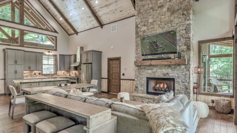 Luxury Riverfront Escape in the Blue Ridge Mountains - Mineral Bluff, Georgia