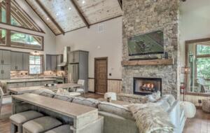 Luxury Riverfront Escape in the Blue Ridge Mountains - Mineral Bluff, Georgia