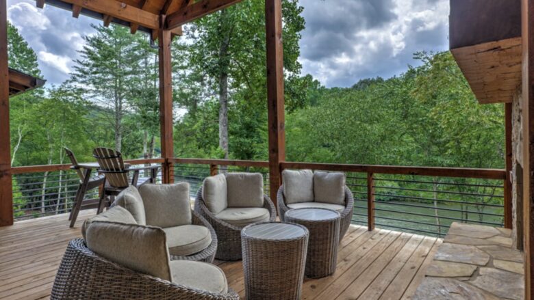 Luxury Riverfront Escape in the Blue Ridge Mountains - Mineral Bluff, Georgia