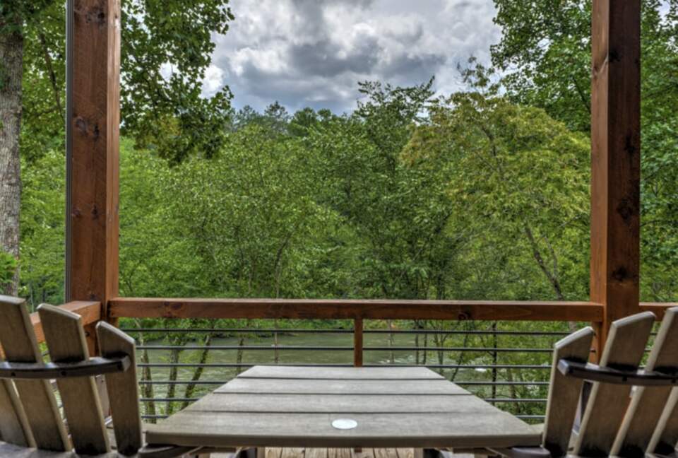Luxury Riverfront Escape in the Blue Ridge Mountains - Mineral Bluff, Georgia