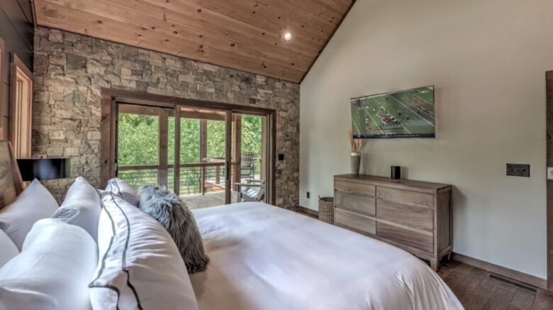 Luxury Riverfront Escape in the Blue Ridge Mountains - Mineral Bluff, Georgia