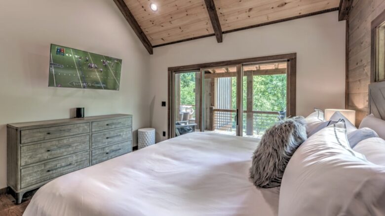 Luxury Riverfront Escape in the Blue Ridge Mountains - Mineral Bluff, Georgia