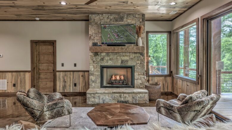 Luxury Riverfront Escape in the Blue Ridge Mountains - Mineral Bluff, Georgia