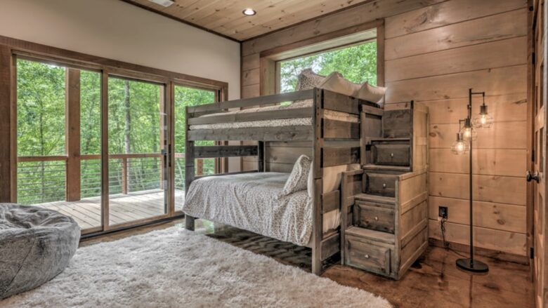 Luxury Riverfront Escape in the Blue Ridge Mountains - Mineral Bluff, Georgia