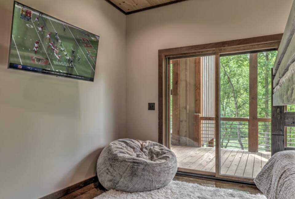 Luxury Riverfront Escape in the Blue Ridge Mountains - Mineral Bluff, Georgia