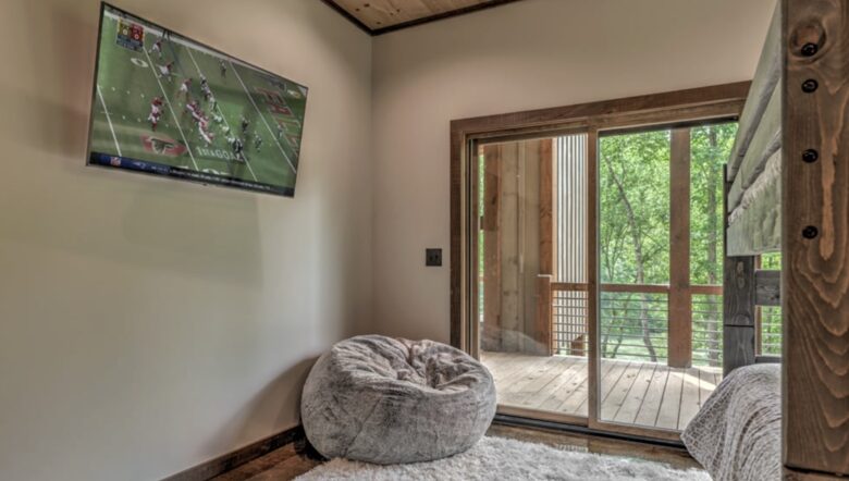 Luxury Riverfront Escape in the Blue Ridge Mountains - Mineral Bluff, Georgia