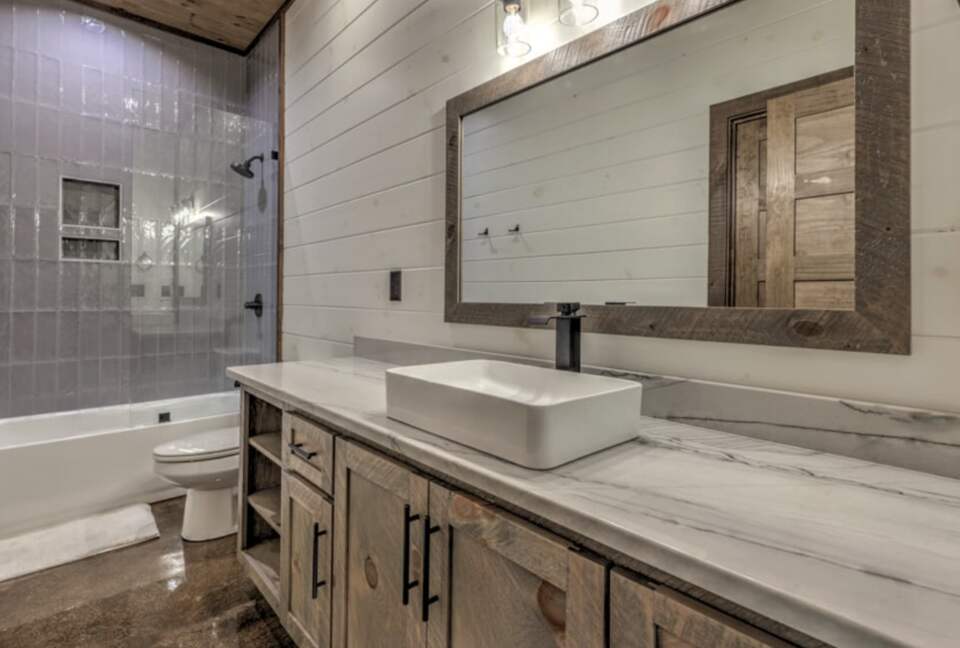 Luxury Riverfront Escape in the Blue Ridge Mountains - Mineral Bluff, Georgia