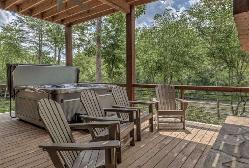 Luxury Riverfront Escape in the Blue Ridge Mountains - Mineral Bluff, Georgia