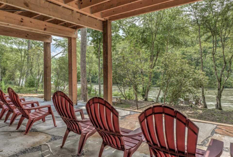 Luxury Riverfront Escape in the Blue Ridge Mountains - Mineral Bluff, Georgia